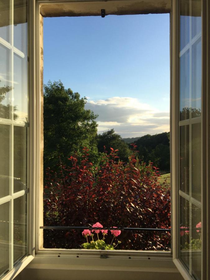 Bed and Breakfast Ancien Haras de la Tour Lamothe-Landerron Exterior foto