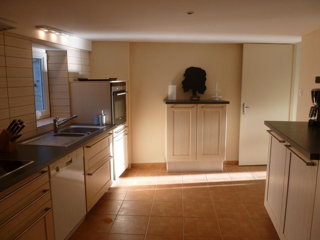 Bed and Breakfast Ancien Haras de la Tour Lamothe-Landerron Exterior foto