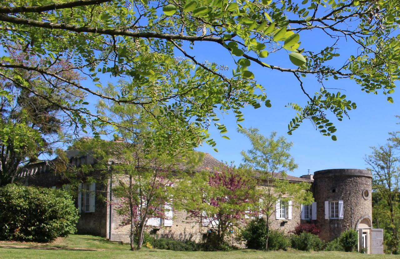 Bed and Breakfast Ancien Haras de la Tour Lamothe-Landerron Exterior foto