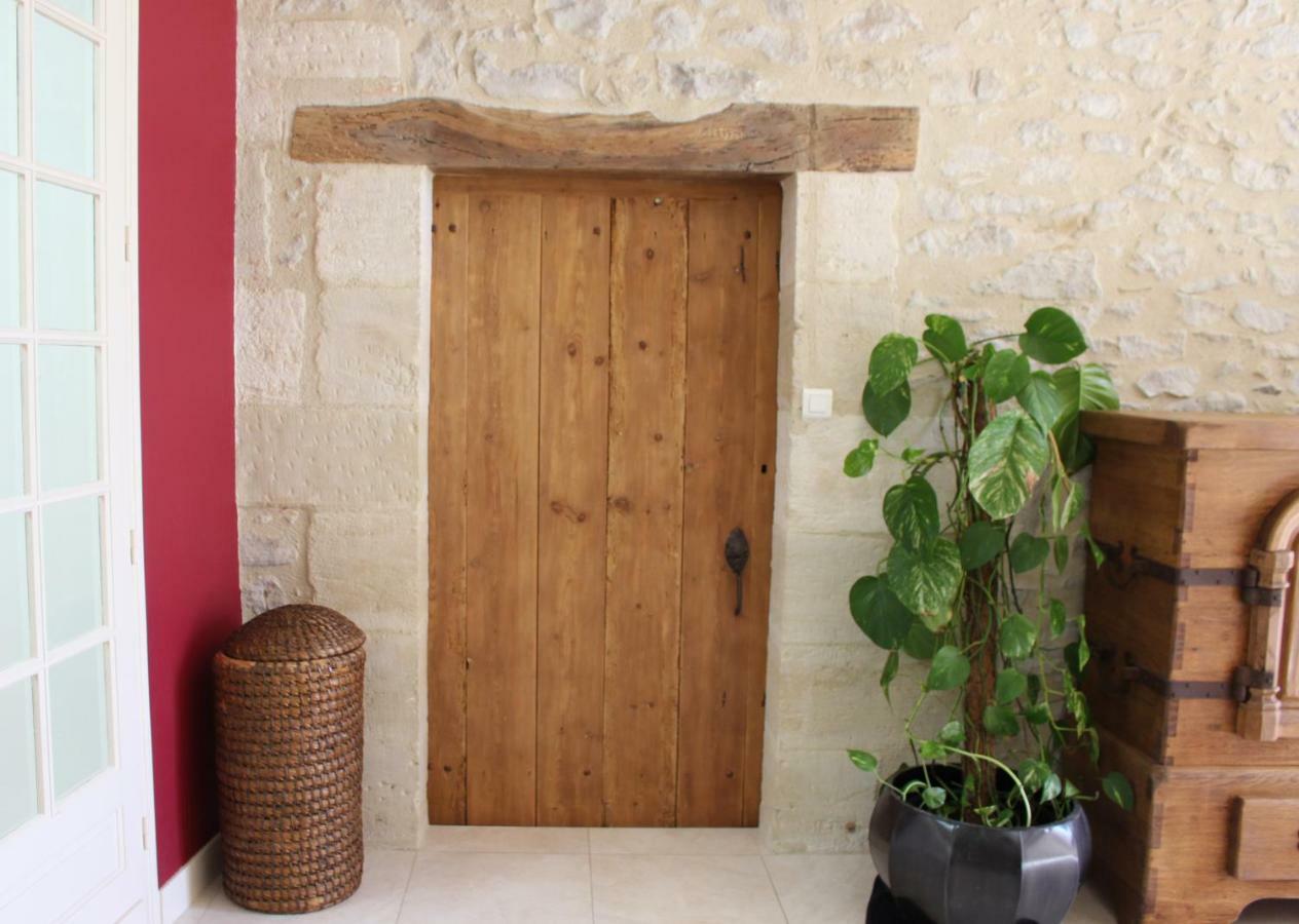 Bed and Breakfast Ancien Haras de la Tour Lamothe-Landerron Exterior foto