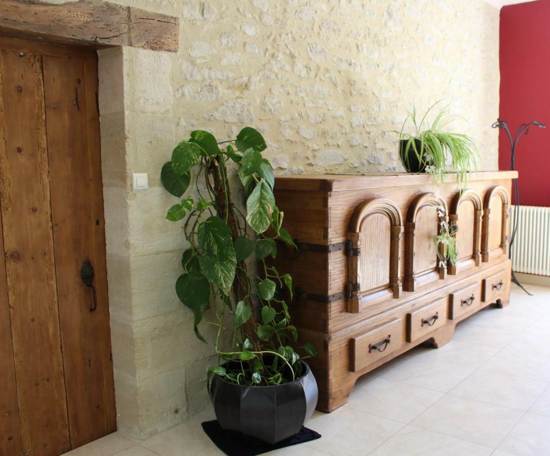 Bed and Breakfast Ancien Haras de la Tour Lamothe-Landerron Exterior foto